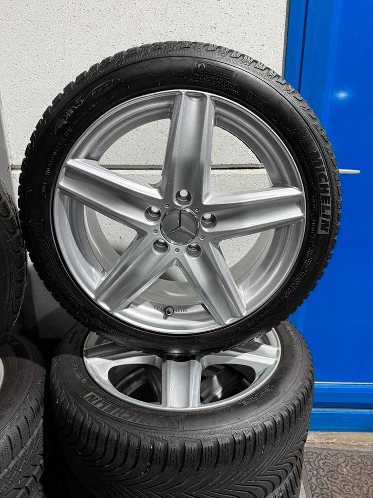 Mercedes-Benz 225 45 17 inch wintervelgen en banden, Auto diversen, Auto-accessoires, Gebruikt, Ophalen