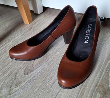 Talons hauts 38 épais Karston brun élégants et comfortables beschikbaar voor biedingen