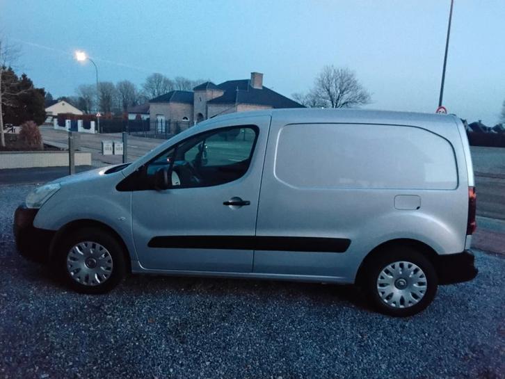 Citroen berlingo lichte vracht, Autos, Citroën, Particulier, Berlingo, Porte coulissante, Attache-remorque, Enlèvement