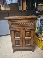 klein antiek meubelstuk dat helemaal massief is., Huis en Inrichting, Ophalen, Gebruikt