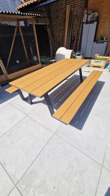 picknicktafel beschikbaar voor biedingen