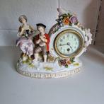 Jolie horloge en porcelaine en parfait état, Antiquités & Art, Antiquités | Horloges, Enlèvement ou Envoi