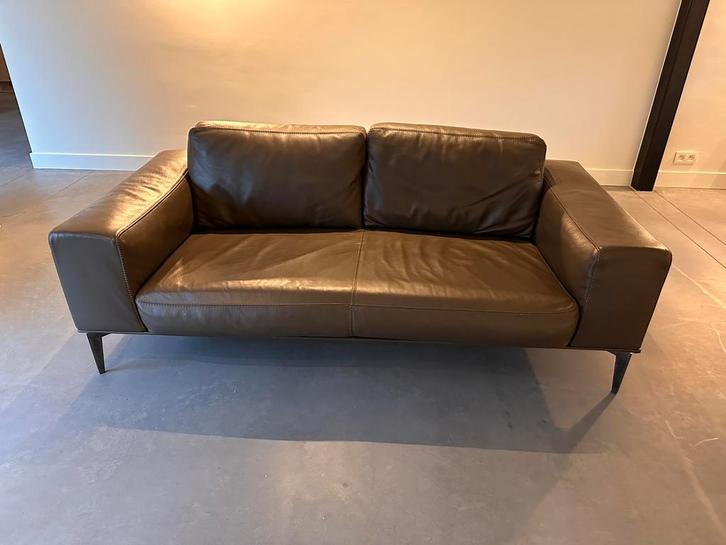 Lederen sofa 2 zit (kalfsleer), Huis en Inrichting, Zetels | Zetels, Zo goed als nieuw, Ophalen