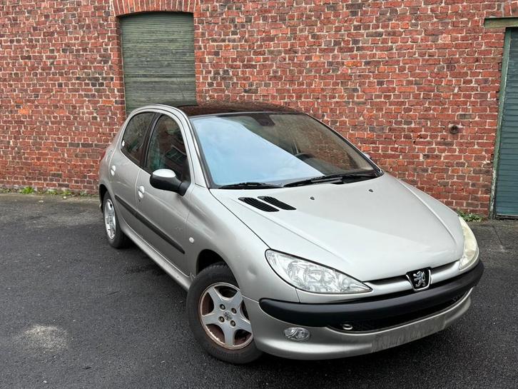Peugeot 206, Autos, Peugeot, Entreprise, Achat, Vitres électriques, Essence, Euro 4, Hatchback, Boîte manuelle, Argent ou Gris