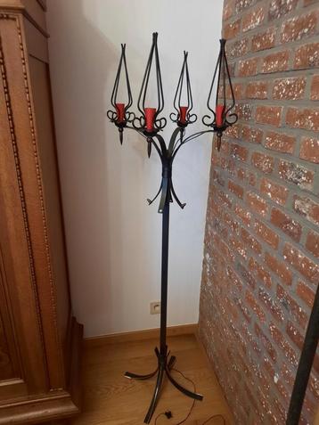 Vintage staanlamp. beschikbaar voor biedingen