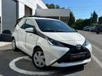 Toyota Aygo x-play, Auto's, Toyota, Automaat, 72 pk, Wit, 5 deurs