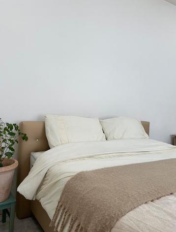 Gloednieuwe Swiss matras met boxspring beschikbaar voor biedingen