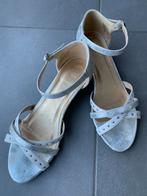 Prachtige goudkleurige sandalen maat 37, Ophalen of Verzenden, Zo goed als nieuw, Overige kleuren, Sandalen of Muiltjes