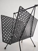 50s vintage design krantenbak Mategot stijl punched metal, Huis en Inrichting, Woonaccessoires | Krantenbakken en Lectuurbakken