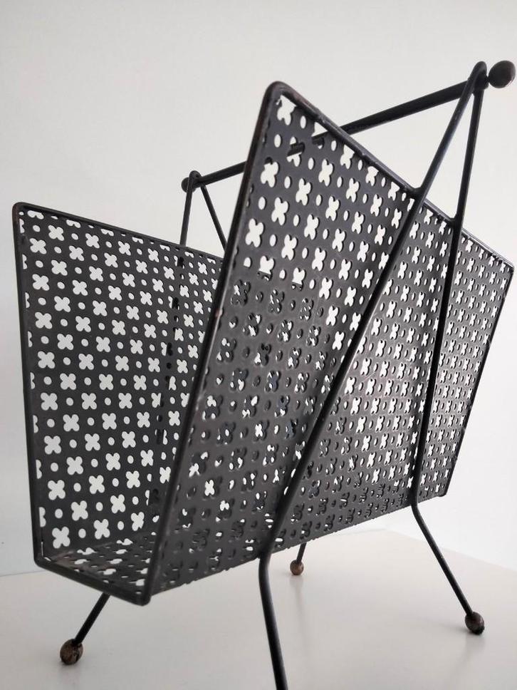 50s vintage design krantenbak Mategot stijl punched metal, Huis en Inrichting, Woonaccessoires | Krantenbakken en Lectuurbakken
