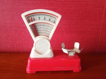 Vintage miniatuur kinderweegschaal Geobra 1950 beschikbaar voor biedingen