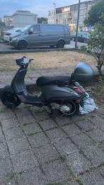 Vespa sprint b klasse, Fietsen en Brommers, Ophalen, Zo goed als nieuw