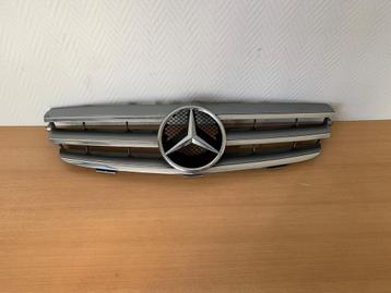 grille mercedes CLK W209 2002 tot 2010 A2098880052 beschikbaar voor biedingen