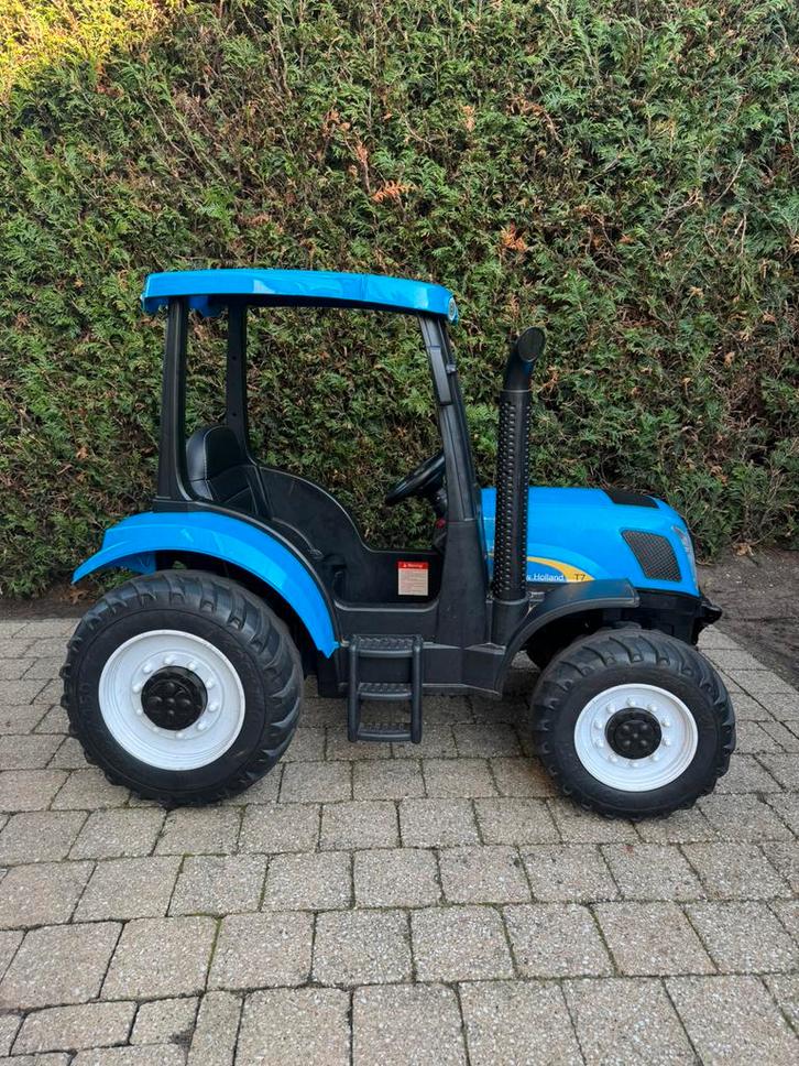 New Holland T7 elektrische speelgoedtractor, Kinderen en Baby's, Speelgoed | Buiten | Accuvoertuigen, Zo goed als nieuw, Ophalen