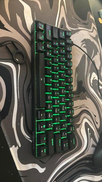 Rk61 keyboard met blauwe switches  beschikbaar voor biedingen