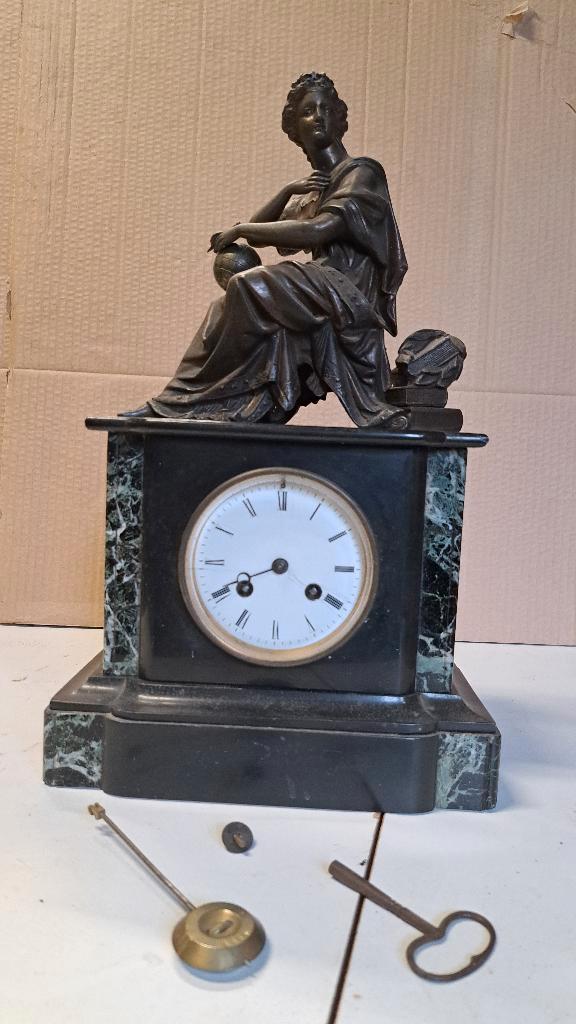 Horloge Empire antique, Antiquités & Art, Antiquités | Horloges, Enlèvement