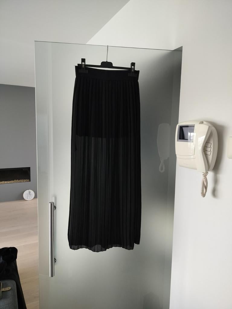 Rok, zwart met split, plisse, TU, Ophalen of Verzenden, Zo goed als nieuw, Zwart