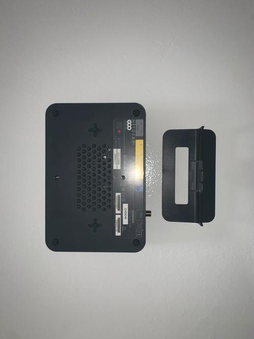 Netgear CG3100, Computers en Software, Netwerk switches, Zo goed als nieuw, Ophalen of Verzenden