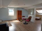 Riante zolder ruimte in co-housing, Immo
