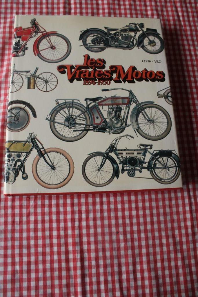 Les Vraies Motos de 1896 à 1950 - NEUF - EDITA, Boeken, Motoren, Zo goed als nieuw, Algemeen, Ophalen of Verzenden