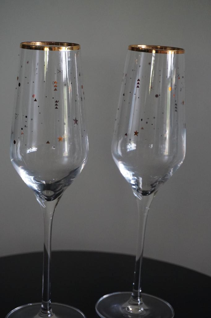 Champagne Glazen - Limited Edition - NIEUW, Verzamelen, Glas en Drinkglazen, Ophalen