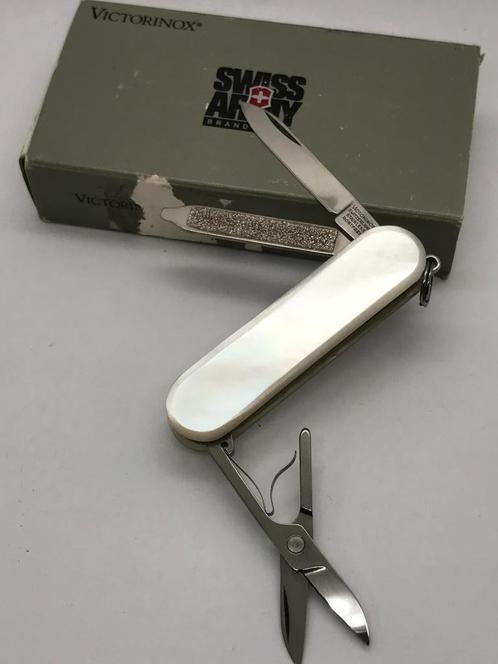 Vintage Original Pre-1975 Victorinox Bijou Mother Of Pearl S, Caravans en Kamperen, Kampeergereedschap, Zo goed als nieuw, Verzenden