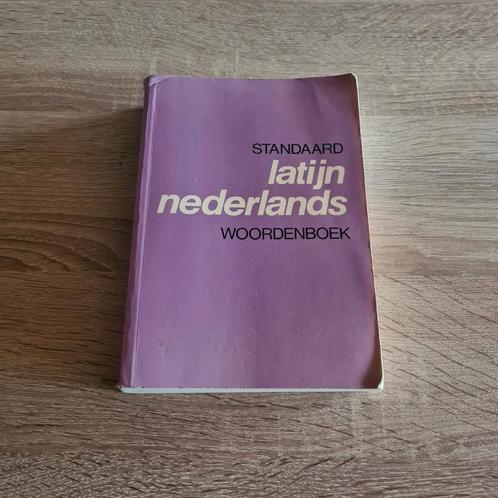 Standaard Latijn/Nederlands Woordenboek, Boeken, Woordenboeken, Gelezen, Ophalen of Verzenden