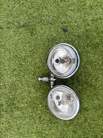 Dubbele koplamp met bevestigingsbeugel beschikbaar voor biedingen