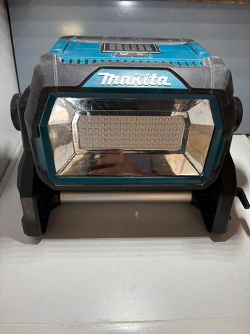 Makita DML809 bouwlamp 18V LED 10.000 Lumen beschikbaar voor biedingen