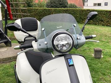 Vespa GTS Super 300 - 2024 - NIEUWSTAAT beschikbaar voor biedingen