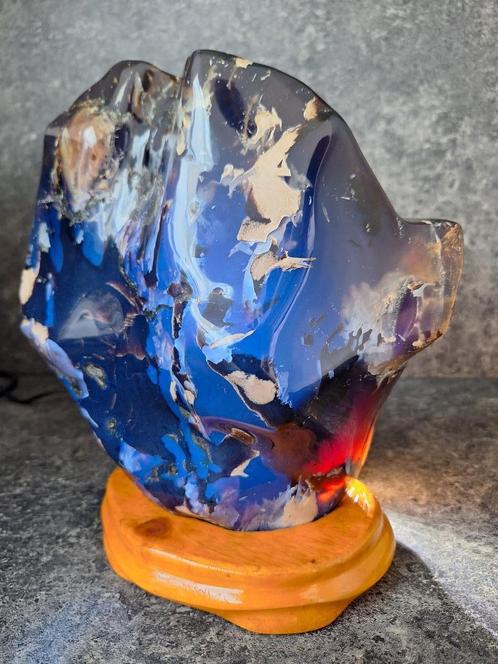 reuzen barnsteen/amber stuk gratis houten standaard 3KG!, Verzamelen, Mineralen en Fossielen, Fossiel, Ophalen of Verzenden
