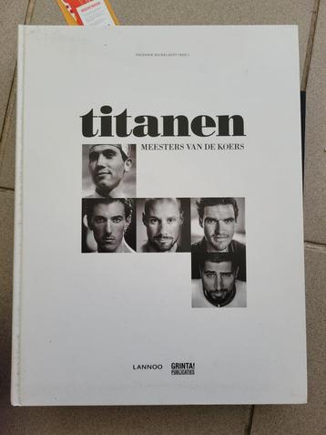 Lot sportboeken over de Wielrennerij beschikbaar voor biedingen