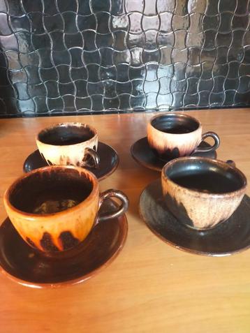 4 tasses et  6 sous tasses en grés salé signé Marcellus Aubr beschikbaar voor biedingen