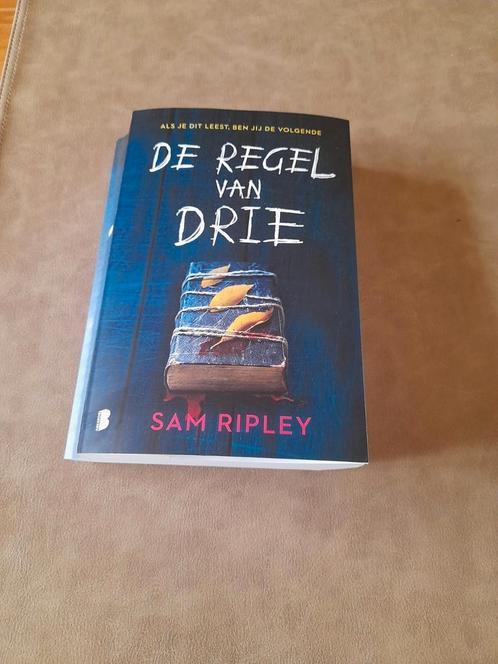 S. Ripley - De regel van drie, Boeken, Thrillers, Zo goed als nieuw, Ophalen of Verzenden