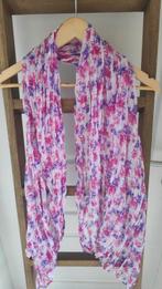 écharpe à imprimé floral, Enlèvement, Écharpe