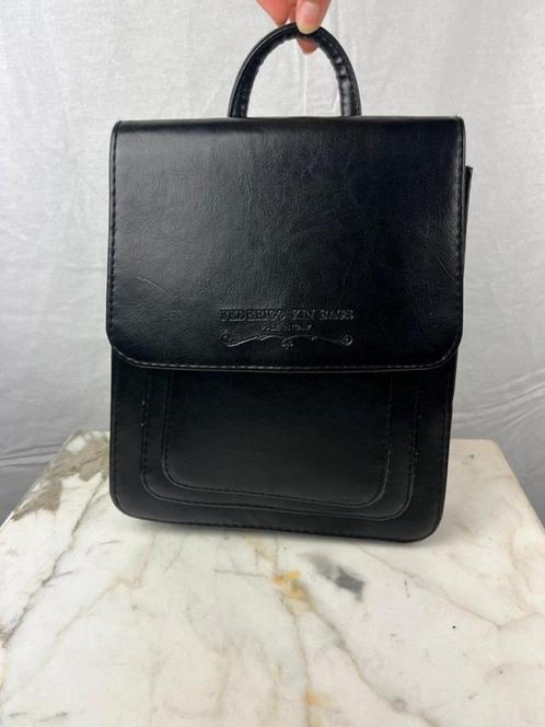 2-in-1 leren tas van Federico Xin – handtas én rugzak, Handtassen en Accessoires, Tassen | Damestassen, Zo goed als nieuw, Handtas