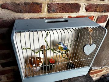 Oud nestkastje hout met keramiek vogel ed, tuindecoratie beschikbaar voor biedingen