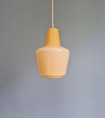 Suspension scandinave en opaline couleur miel, 1960, Enlèvement ou Envoi