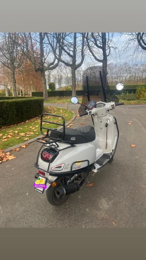 Toscana gts a klasse full optie, Fietsen en Brommers, Snorfietsen en Snorscooters, Zo goed als nieuw, Vespa, Elektrisch, Ophalen