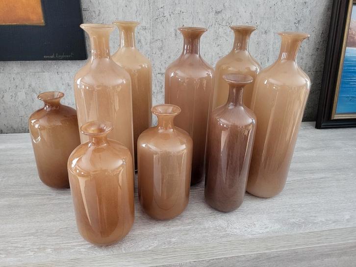 Design hand sprayed Beige Glass bottles, Huis en Inrichting, Woonaccessoires | Vazen, Zo goed als nieuw, Ophalen of Verzenden