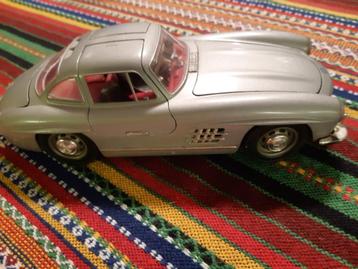 Burago Mercedes 300SL échelle 1/18