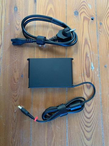 Lenovo 135W adapter beschikbaar voor biedingen