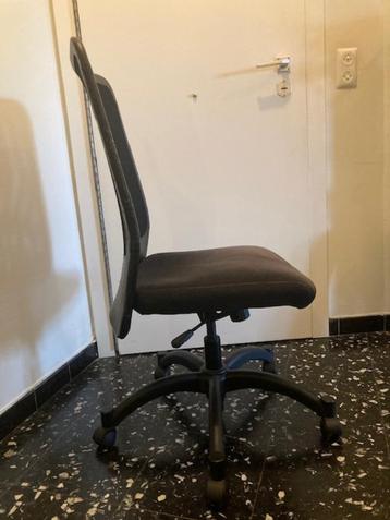Chaise de bureau beschikbaar voor biedingen