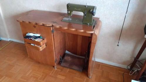 Vintage Vigorelli naaimachine in kast, Antiek en Kunst, Antiek | Meubels | Kasten, Ophalen