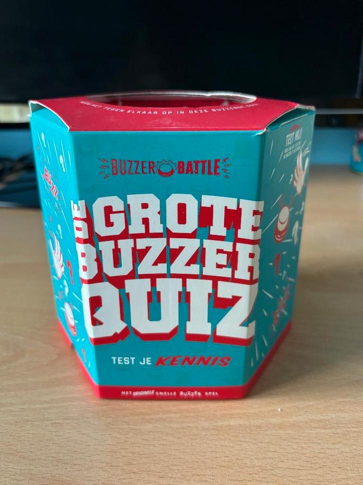 Quiz met buzzer, Hobby en Vrije tijd, Gezelschapsspellen | Overige, Gebruikt, Vijf spelers of meer, Ophalen of Verzenden