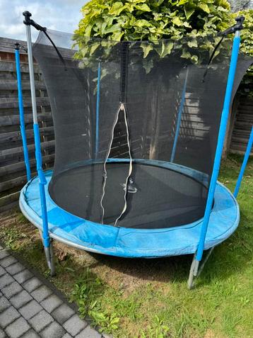 Trampoline beschikbaar voor biedingen