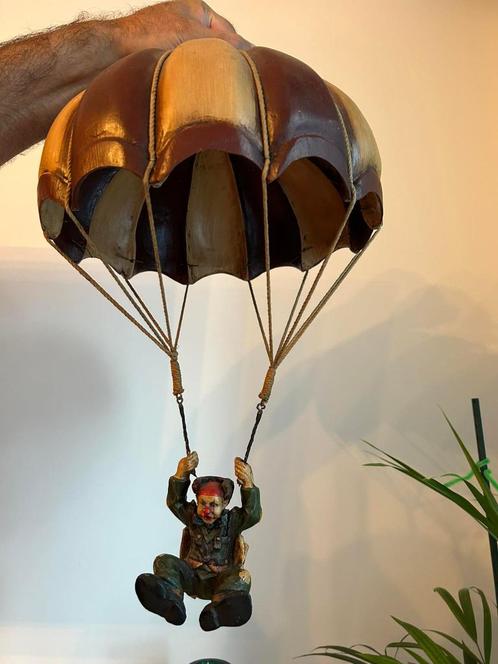 Allan Agohob Rare Vintage Clown With Parachute, Antiek en Kunst, Curiosa en Brocante, Ophalen