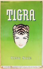 Tigra King Size Reclamebord Uit Metaal / 10-04-1990, Verzamelen, Merken en Reclamevoorwerpen, Reclamebord, Gebruikt, Ophalen of Verzenden