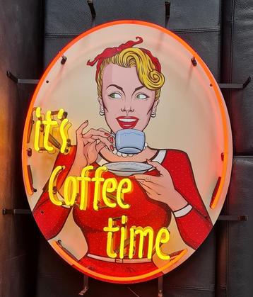 It's coffee time neon en veel andere leuke retro decoraties beschikbaar voor biedingen