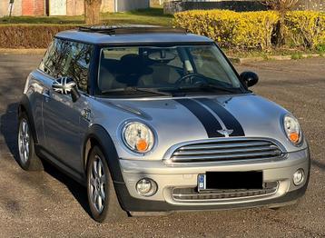 Mini Cooper, essence, toit pano, clim sièges chauffants, Argent ou Gris, Achat, Boîte manuelle, Noir